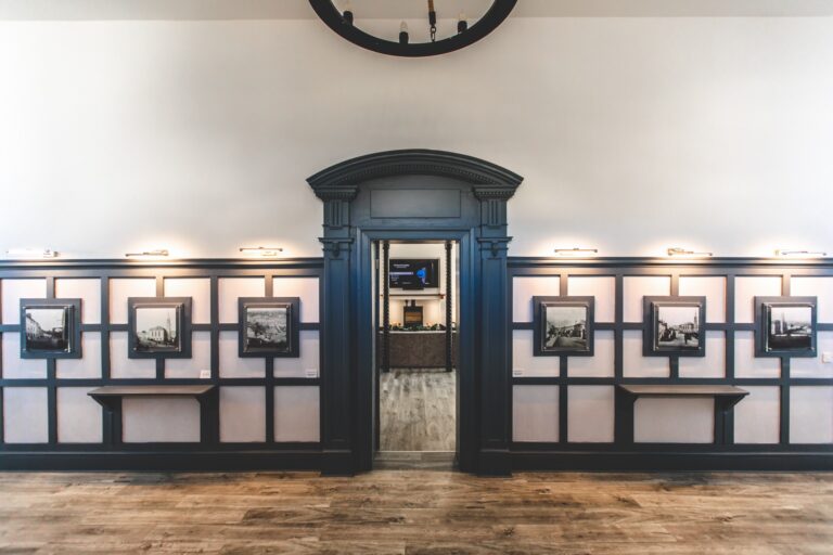 East Church House sleeping up to 19 guests Strathaven