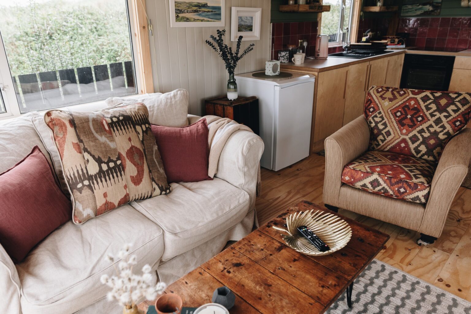 Broadskies Cabin cosy family cabin with coastal views Causeway